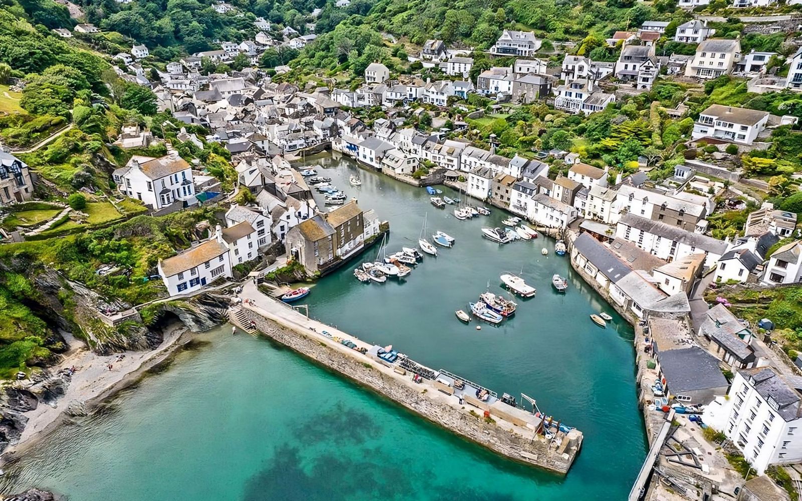 The Lost Crown: A Ghost-hunting Adventure